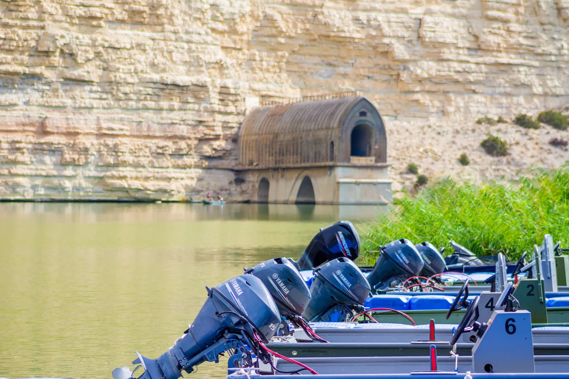 Fischerboote zu vermieten im Ebro, ausgestattet mit 15 PS, Port Massaluca 2