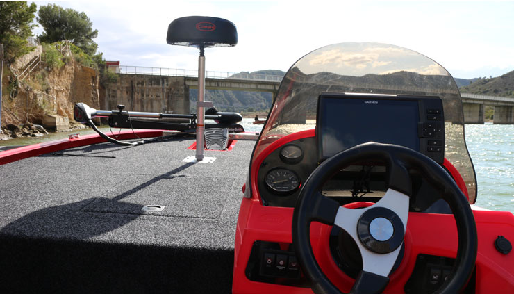 Bass boat rental fishing boats vessels Ebro Portmassaluca 75 4