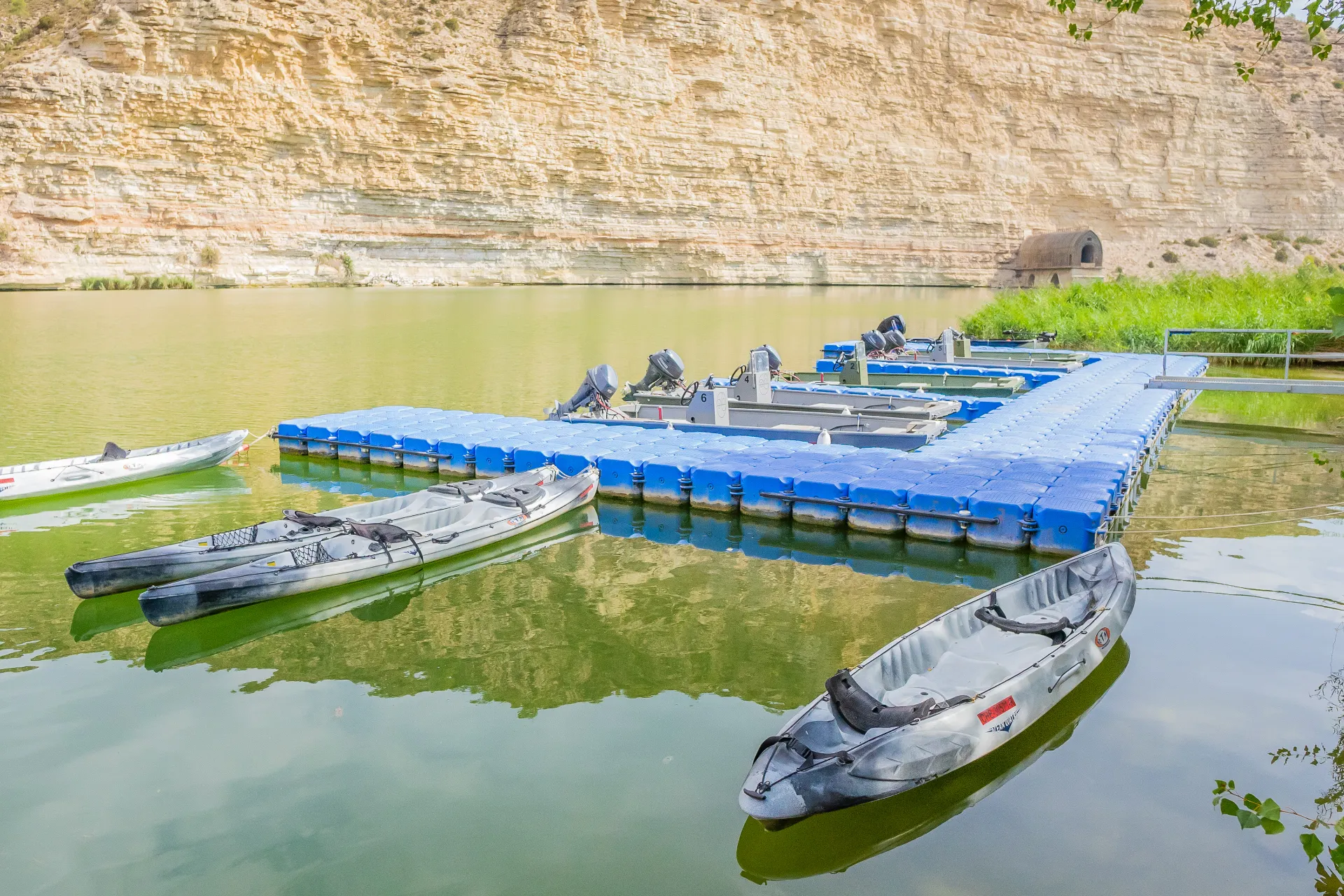 Piers am Ebro, Einrichtungen im Hafen von Massaluca – 3