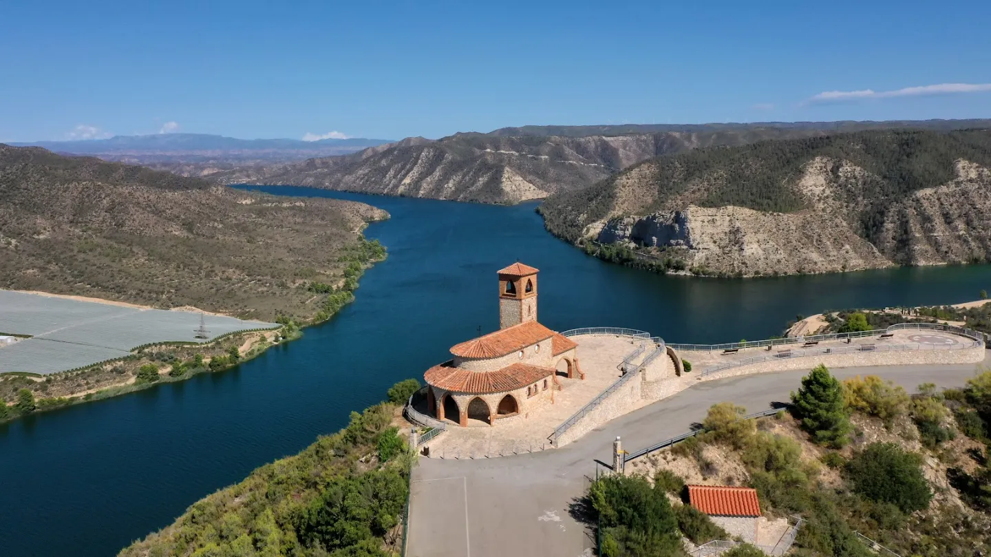 Ebro Viewpoint Route Ermita del Pilar Paths of Living History